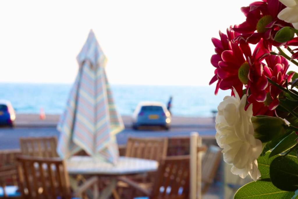 Serenity "Your Calm Seafront Retreat" By Air Premier Seaford Eksteriør bilde